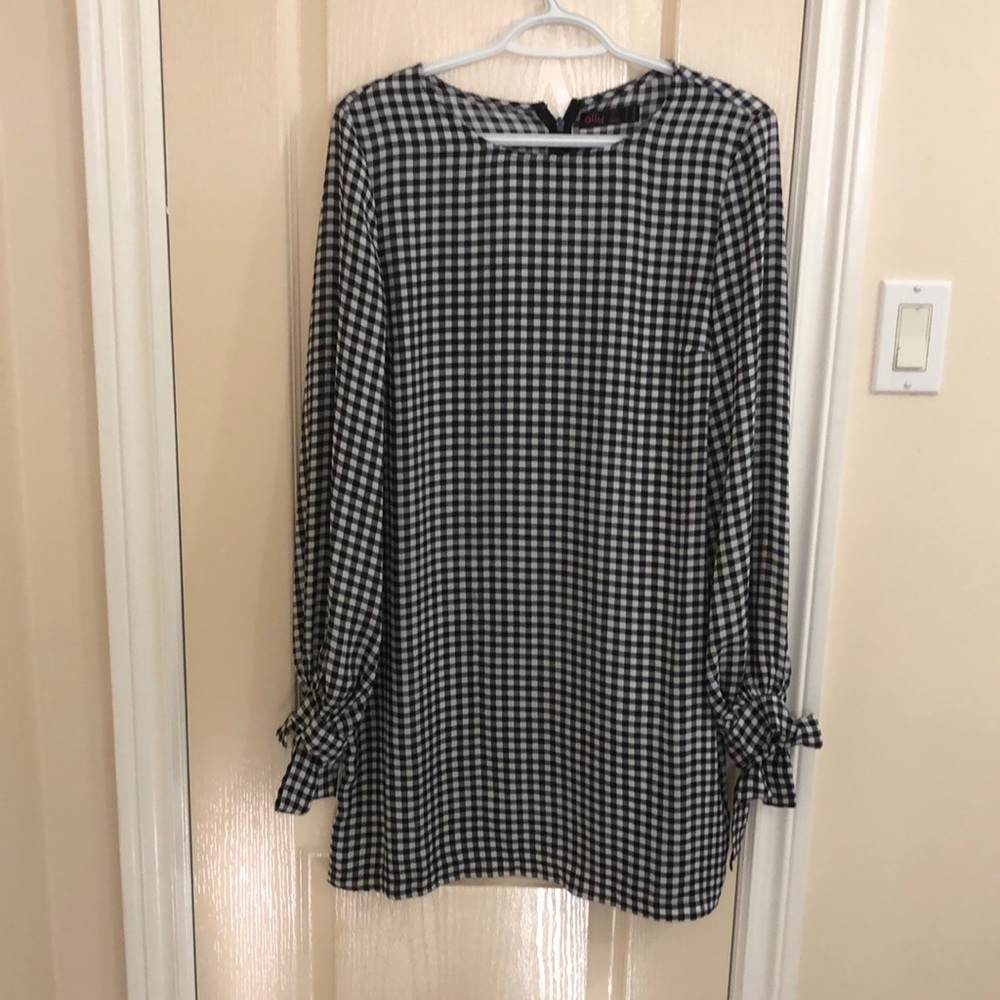 Black & white long sleeve dress